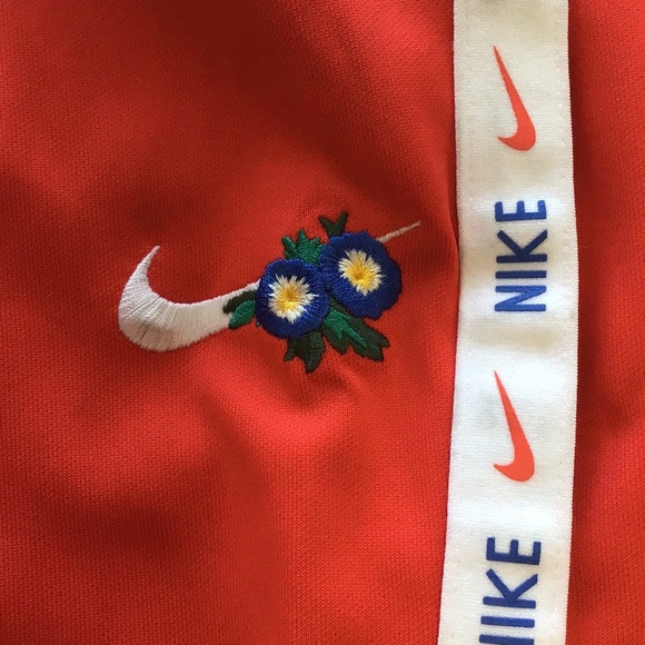 SOLD!! 😁 Nike ultra femme tropical theme track pants! Size Large - Picture 10 of 14